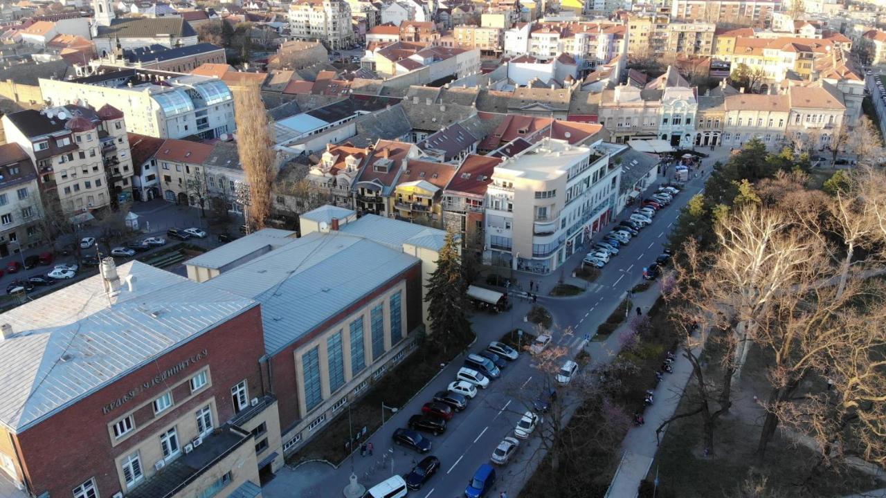 Studio Apartman Ld U Strogom Centru 노비사드 외부 사진